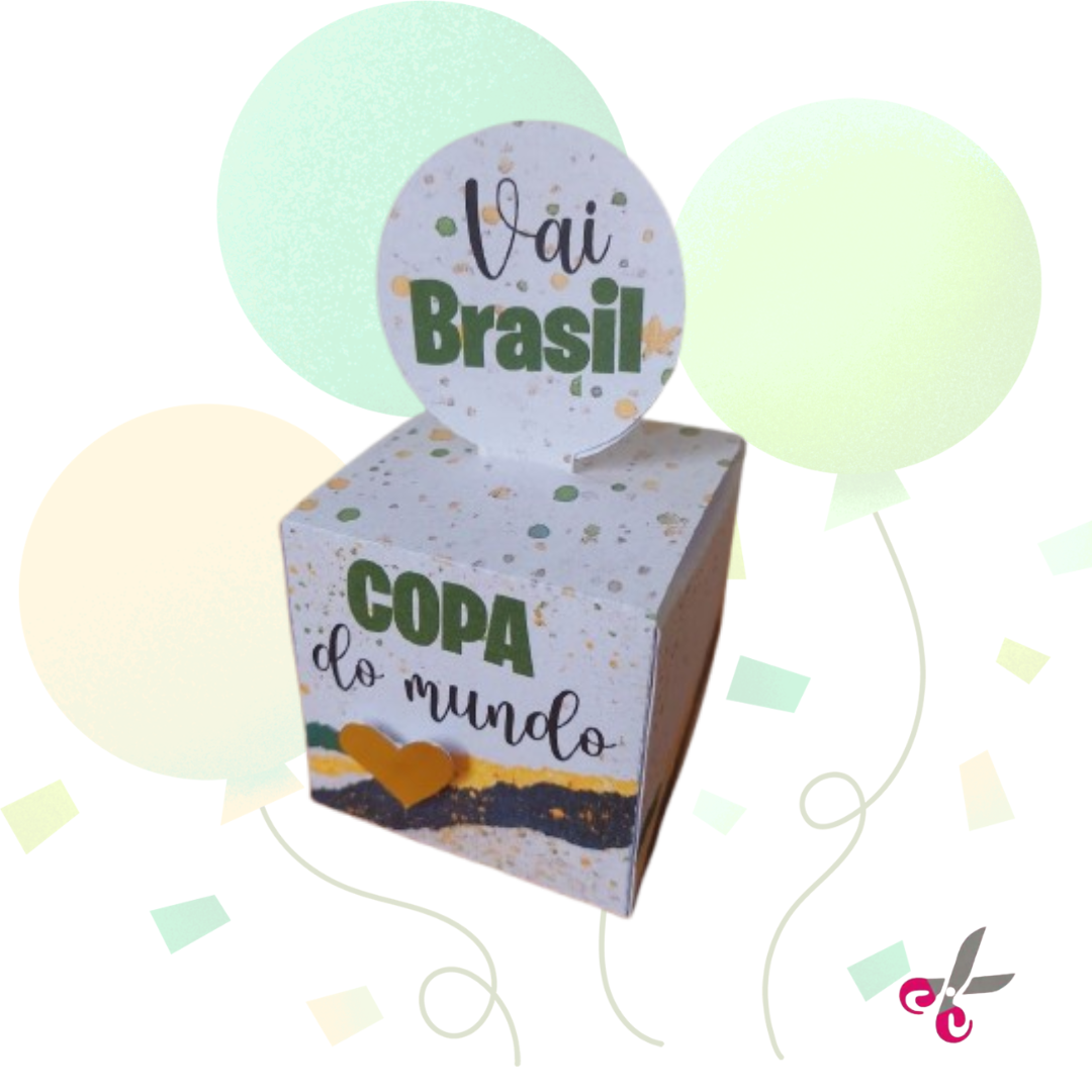 Caixa cubo quadrada com aplique Copa do Mundo